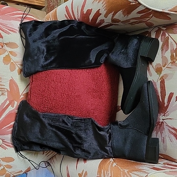 cloudwalkers Shoes - CLARK'S CLOUDWAKERS VELVET BLACK BOOTS 👢NEW